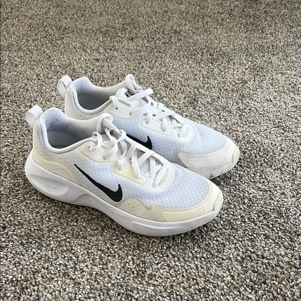 Nike White and Black Sneakers Classic Athletic Style